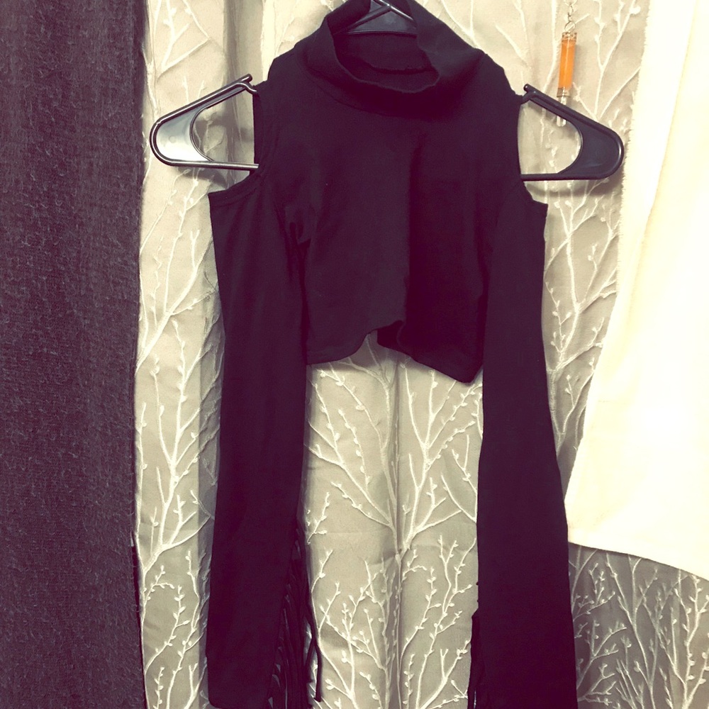 Long sleeve fringe crop